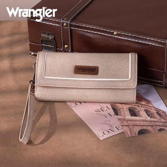 Chic X Wrangler Wallet for Women - Vegan Leather Phone Wristlet & Coin Purse - Picture 2 of 6